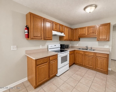 1062 Collier Boulevard - Photo Thumbnail 2