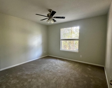 2367 Huckins Court - Photo Thumbnail 15