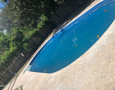421 Parkwood Drive - Photo Thumbnail 22