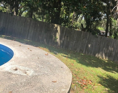 421 Parkwood Drive - Photo Thumbnail 27