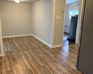 421 Parkwood Drive - Photo Thumbnail 9