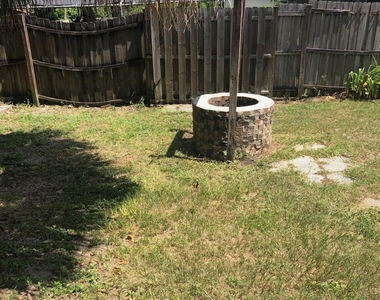 421 Parkwood Drive - Photo Thumbnail 24