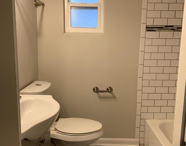 421 Parkwood Drive - Photo Thumbnail 12