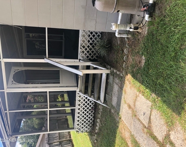 421 Parkwood Drive - Photo Thumbnail 25