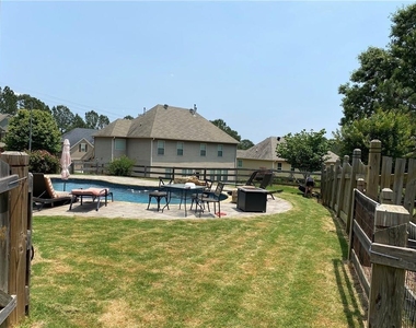 438 Fieldstone Lane - Photo Thumbnail 1