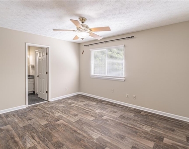 3235 Cape Circle - Photo Thumbnail 18