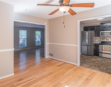 3235 Cape Circle - Photo Thumbnail 8