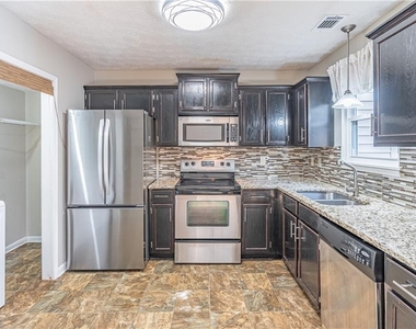 3235 Cape Circle - Photo Thumbnail 10