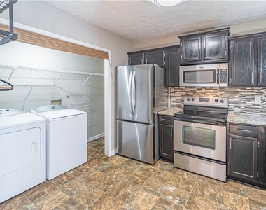 3235 Cape Circle - Photo Thumbnail 11