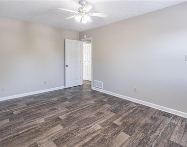 3235 Cape Circle - Photo Thumbnail 15