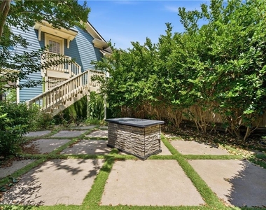 6146 Holly Park Lane Se - Photo Thumbnail 3