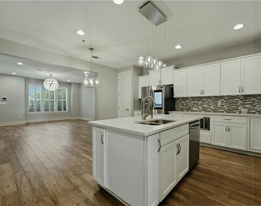 6146 Holly Park Lane Se - Photo Thumbnail 15
