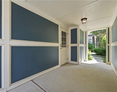 6146 Holly Park Lane Se - Photo Thumbnail 1