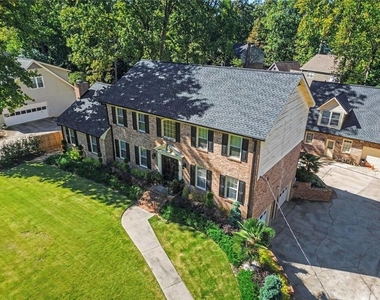 6546 Rosecommon Drive Nw - Photo Thumbnail 2