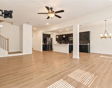 54 Mayfair Street - Photo Thumbnail 13