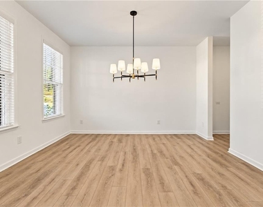 54 Mayfair Street - Photo Thumbnail 3