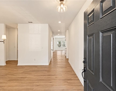 54 Mayfair Street - Photo Thumbnail 2