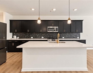 54 Mayfair Street - Photo Thumbnail 7