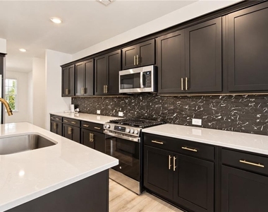 54 Mayfair Street - Photo Thumbnail 8