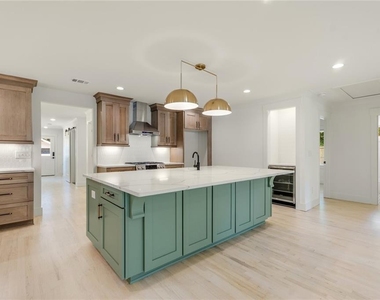 970 Pinedale Drive Se - Photo Thumbnail 8