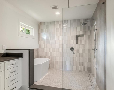 970 Pinedale Drive Se - Photo Thumbnail 13
