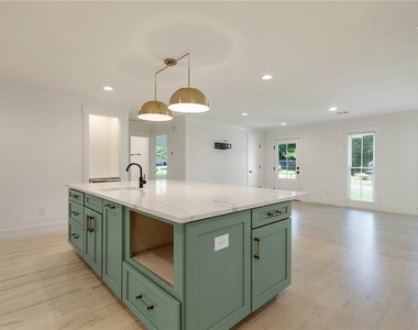 970 Pinedale Drive Se - Photo Thumbnail 7