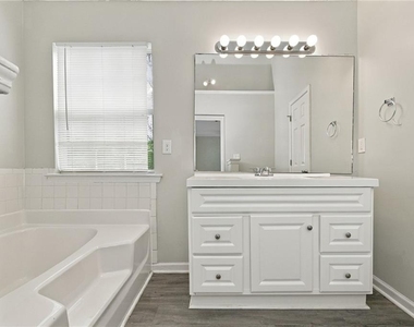 2079 Sugar Creek Falls Court Se - Photo Thumbnail 11