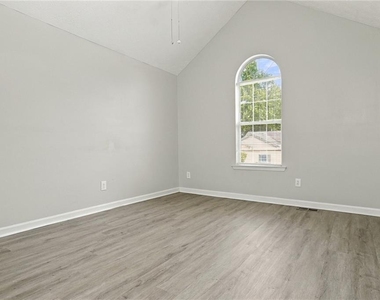 2079 Sugar Creek Falls Court Se - Photo Thumbnail 8
