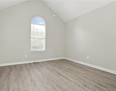 2079 Sugar Creek Falls Court Se - Photo Thumbnail 9