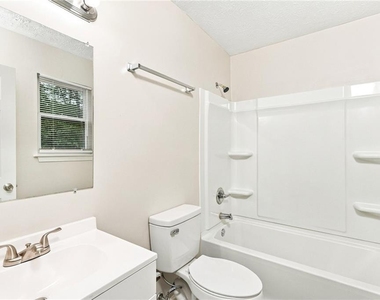 512 Chestnut Lane - Photo Thumbnail 11
