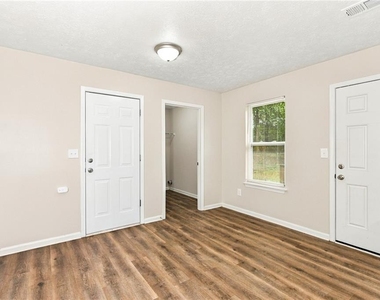 512 Chestnut Lane - Photo Thumbnail 9