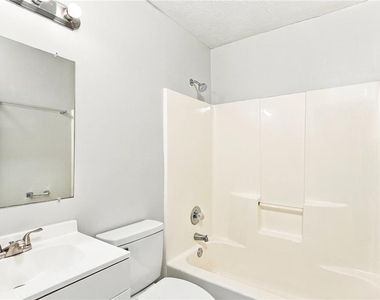512 Chestnut Lane - Photo Thumbnail 12