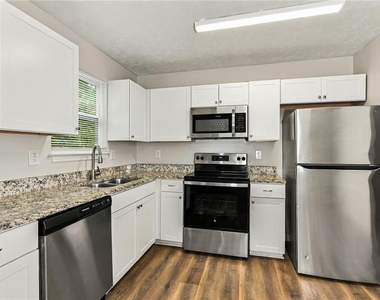 512 Chestnut Lane - Photo Thumbnail 1