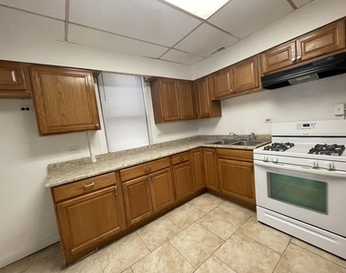 7216 S Emerald Avenue - Photo Thumbnail 6