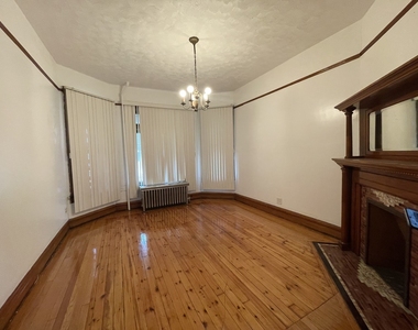 7216 S Emerald Avenue - Photo Thumbnail 2