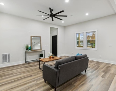 190 Adair Avenue Se - Photo Thumbnail 41