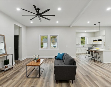 190 Adair Avenue Se - Photo Thumbnail 12
