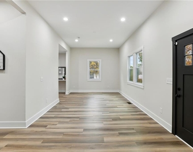 190 Adair Avenue Se - Photo Thumbnail 42