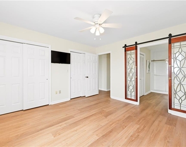 300 Johnson Ferry Road Ne - Photo Thumbnail 19