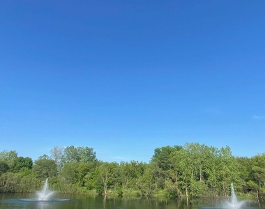 602 Arbor Circle - Photo Thumbnail 6