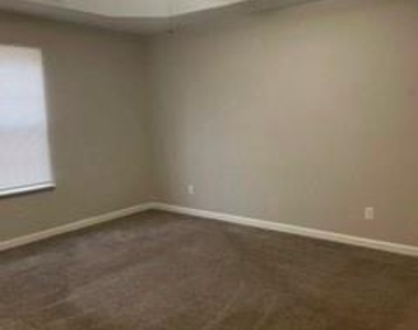 5577 Dale Drive - Photo Thumbnail 7