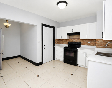600 Sunderlin Street - Photo Thumbnail 10