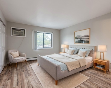 10429 Dearlove Road - Photo Thumbnail 14