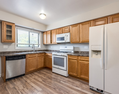10429 Dearlove Road - Photo Thumbnail 8