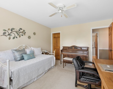 1069 Devonshire Avenue - Photo Thumbnail 13