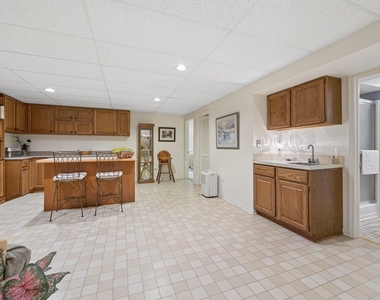 1069 Devonshire Avenue - Photo Thumbnail 17