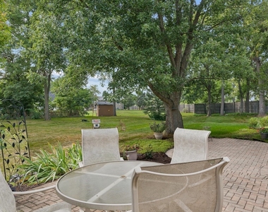 1069 Devonshire Avenue - Photo Thumbnail 22