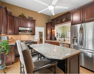 1069 Devonshire Avenue - Photo Thumbnail 6