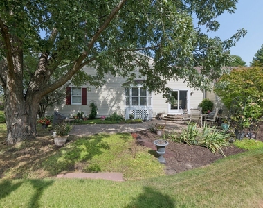 1069 Devonshire Avenue - Photo Thumbnail 27