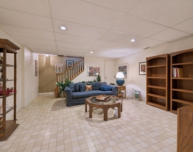 1069 Devonshire Avenue - Photo Thumbnail 16